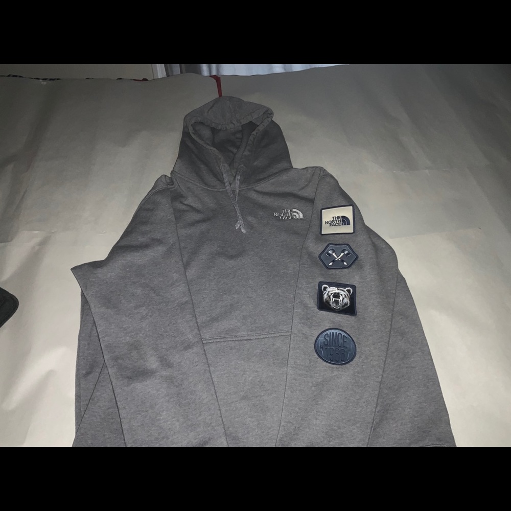 North face hoodie large